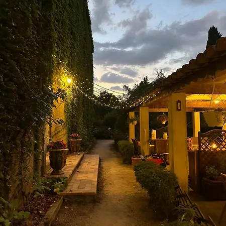 ホテル Logis Restaurant Les Norias