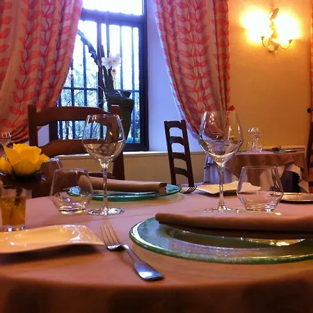Отель Logis Restaurant Les Norias 3*