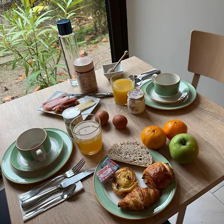 호텔 Logis Restaurant Les Norias 3*