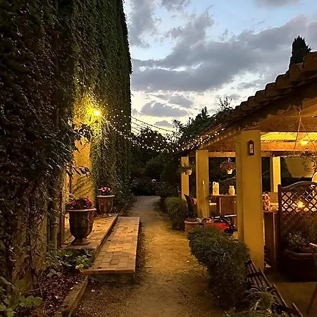 Logis Restaurant Les Norias ホテル 3*
