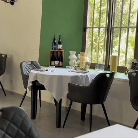 ホテル Logis Restaurant Les Norias 3*