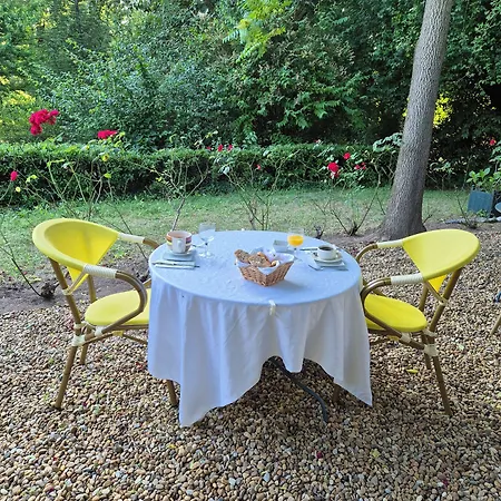 Logis Restaurant Les Norias ホテル 3*