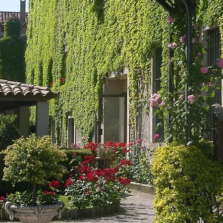 Hotel Logis Restaurant Les Norias 3*